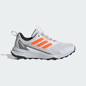 04-tenis-adidas-tracefinder-2-